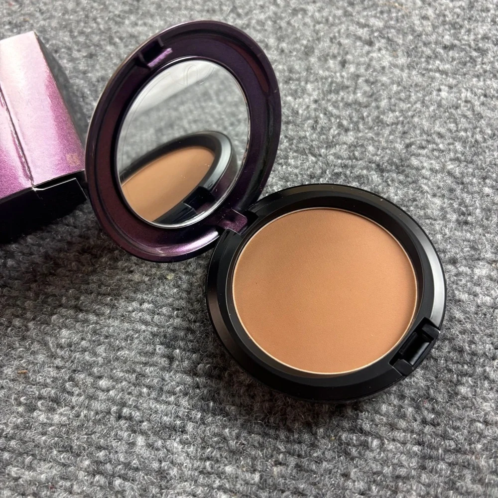 MAC Cosmetics NIB Bronzing Powder color: Baiana Bronze